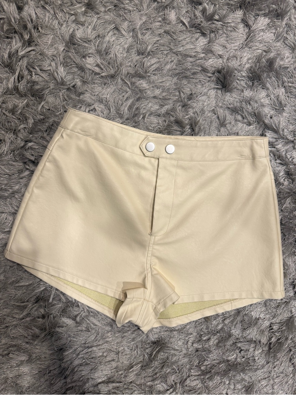 Cream High-Waist faux leather Women’s Shorts